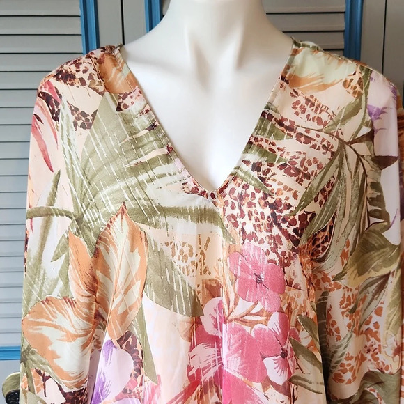 Lula orange floral Poncho - Picture 3 of 11